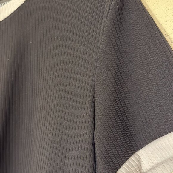 Ribbed Black and White Shirt - Picture 3 of 4